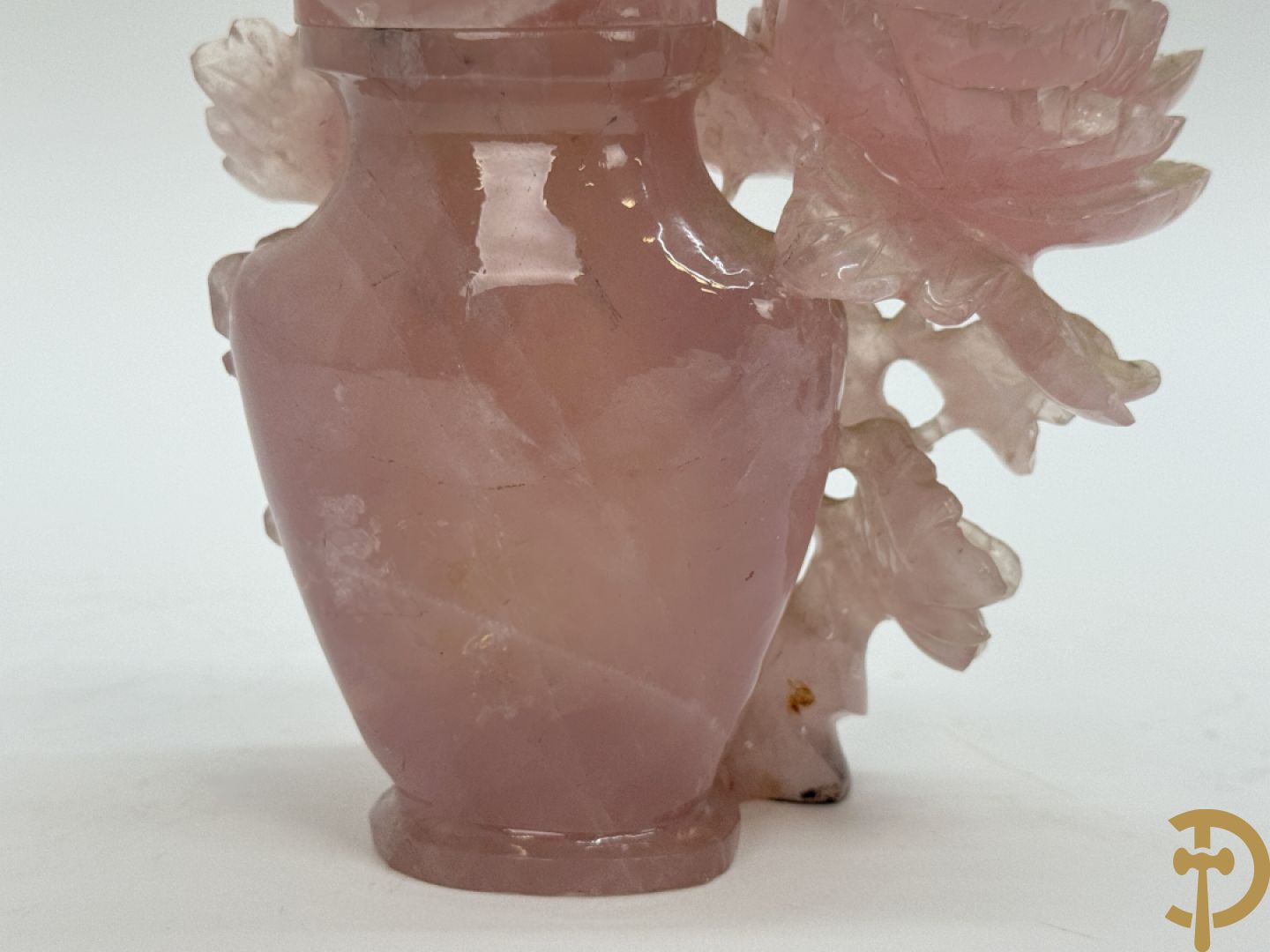 Brule parfum met bloemenmotieven in quartz + brule parfum in jadeiet + brule parfum met salamanders
