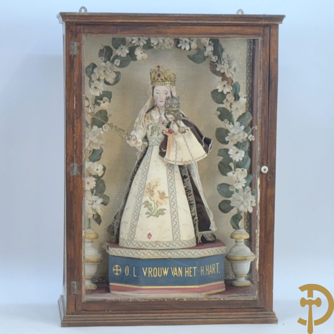 Antieke 19e Onze-Lieve-Vrouw van Heilig Hart in kapel