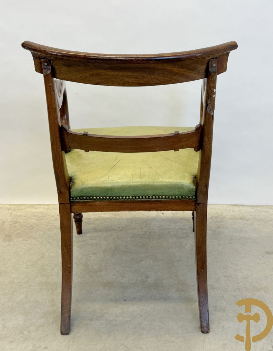 Set Engelse mahoniehouten stoelen met gondelvormige rug en lederen zitting (2 armzetels en 4 stoelen)