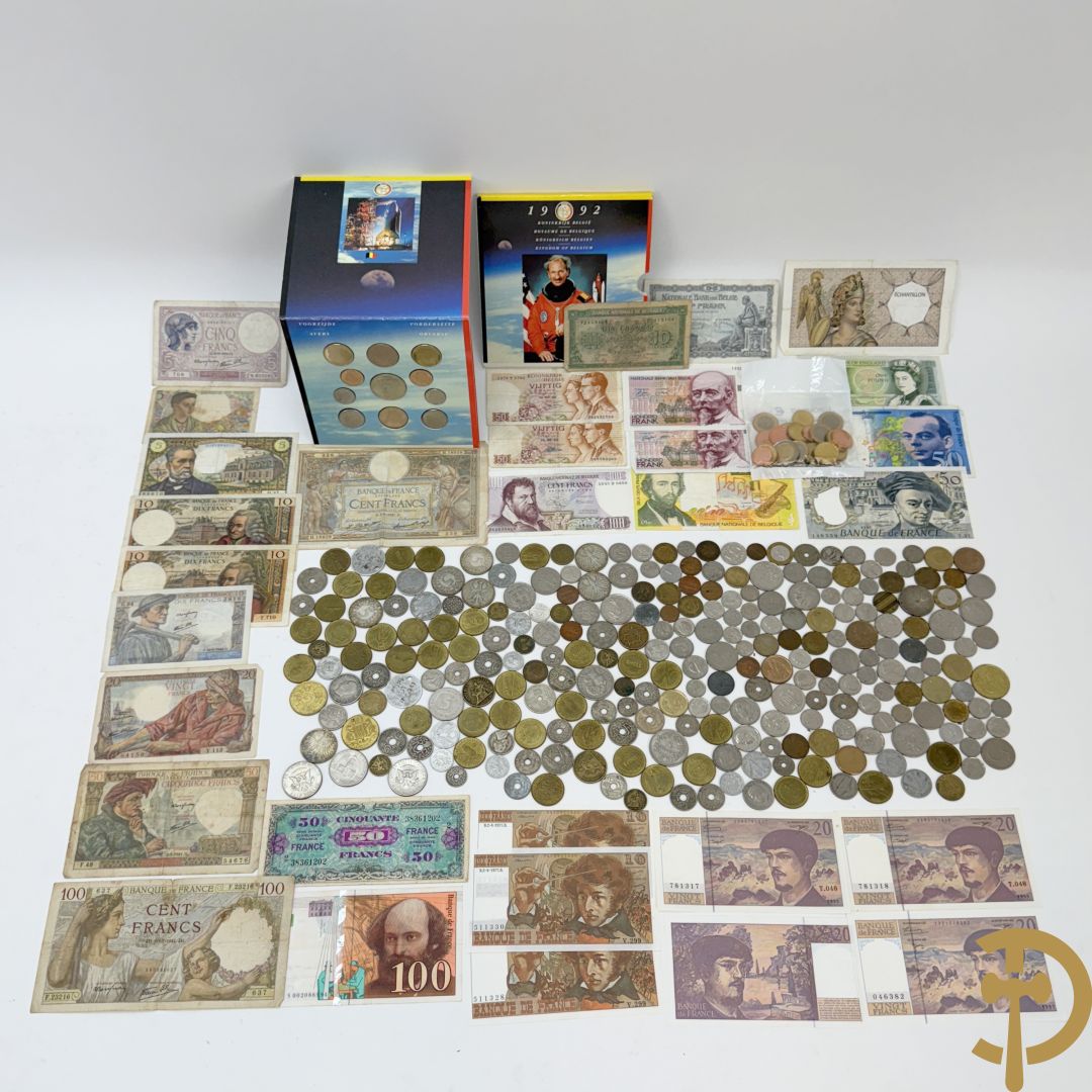 Verzameling munten Belgisch, Duits en Frans + verzamelmapje munten met Dirk Frimout uit 1992 + ingepakte eerste euro minikit + oude bankbiljetten van Frankrijk en België