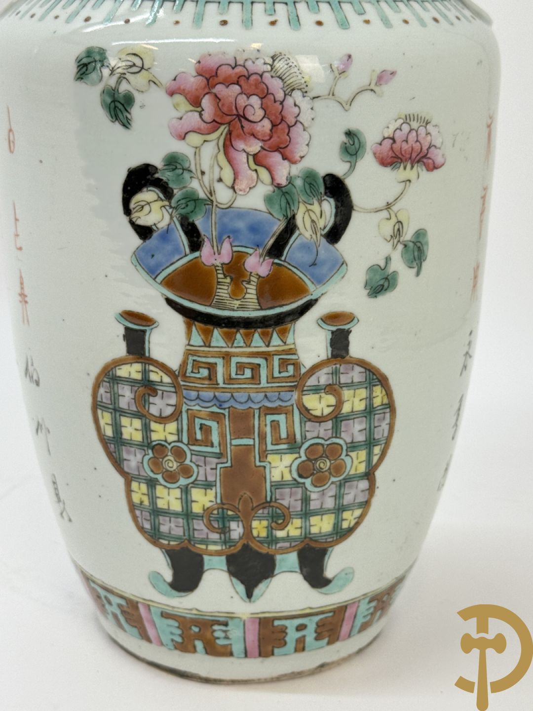 Chinese porseleinen vaas met decor van bloemen in bloemenvaas