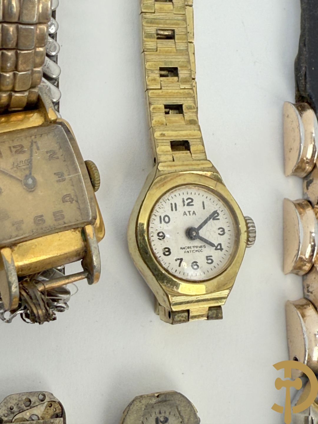 Zeventien vintage dames- en heren polsbandhorloges + 2 binnenwerken