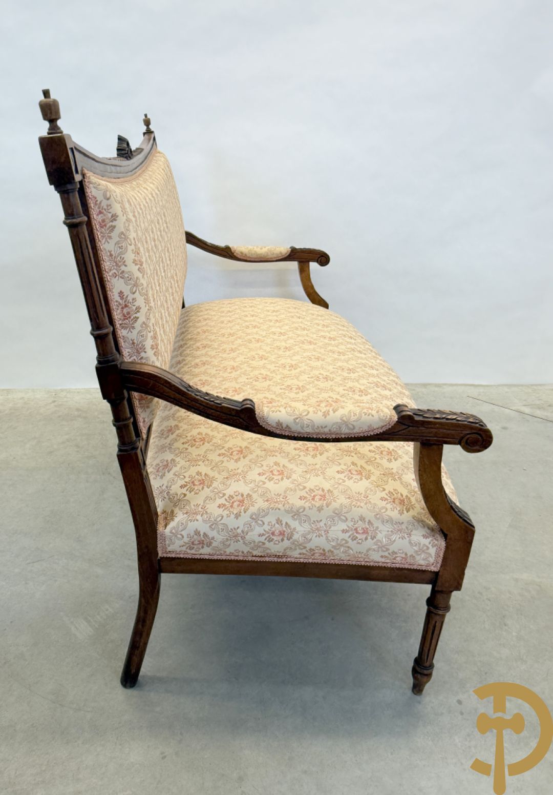 Louis XVI salonensemble bestaande uit canapé, 2 armzetels en 4 stoelen