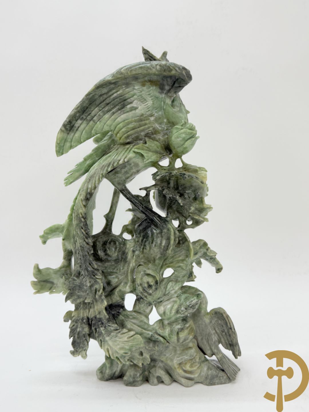 Paar Aziatische sculpturen met fenixen en pioenrozen