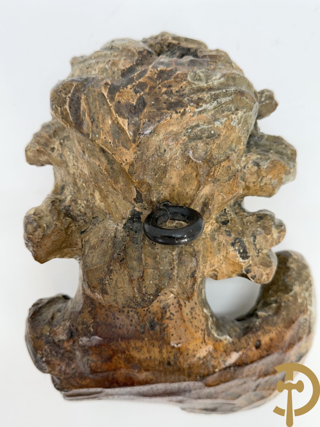 Houtsculptuur van gepolychromeerd engelenhoofd + engelenhoofd + sculptuur van accanthusrank