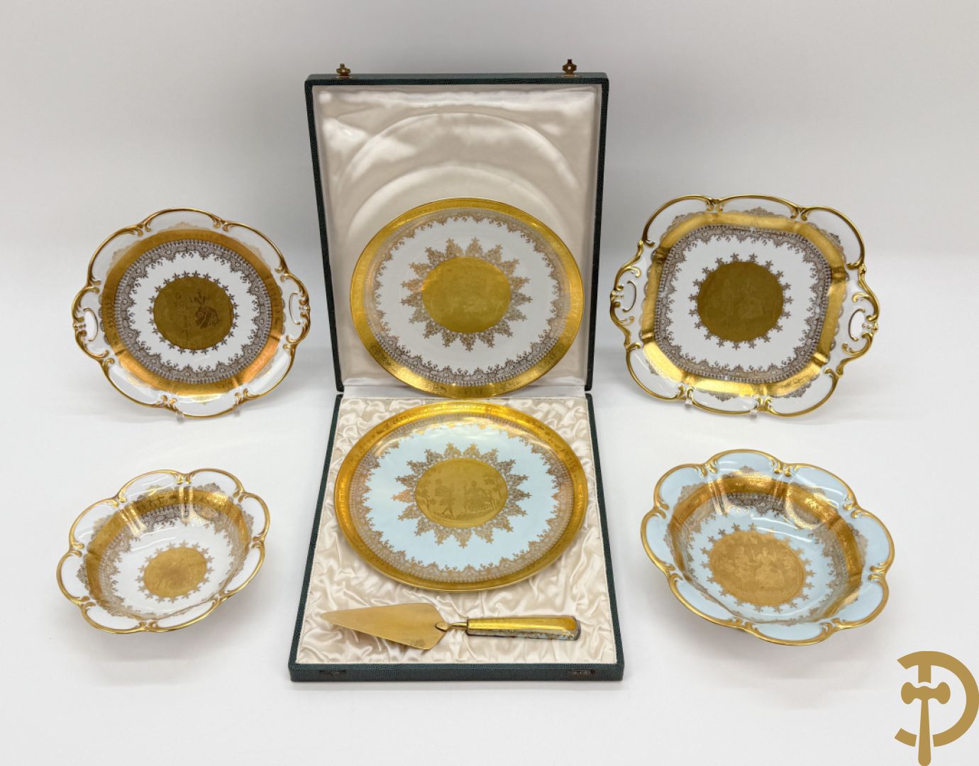 DW Porzellan coupe met schaal (2x), schotel + taartschep met schotel in doos, met verguld decor