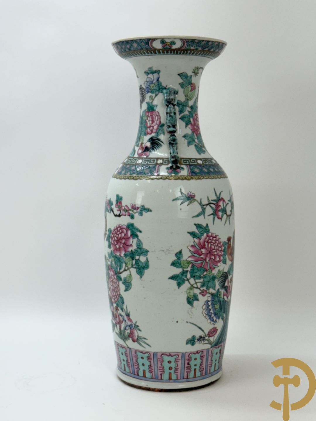 Chinese porseleinen vaas met decor van hanen en bloemen