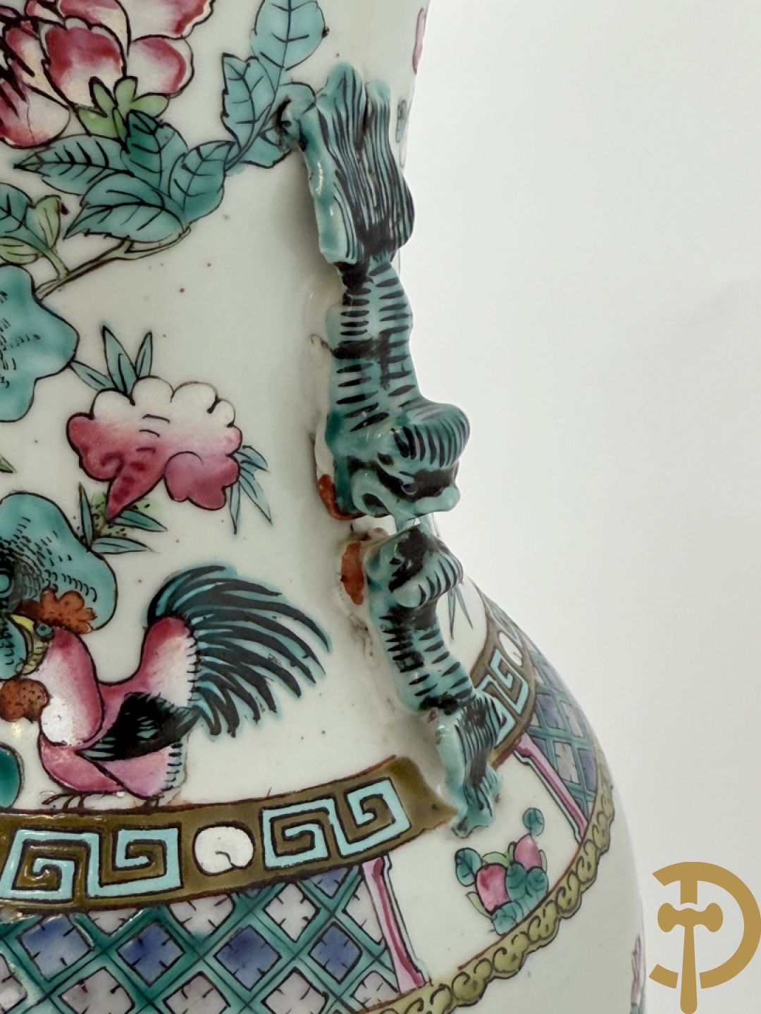 Chinese porseleinen vaas met decor van hanen en bloemen
