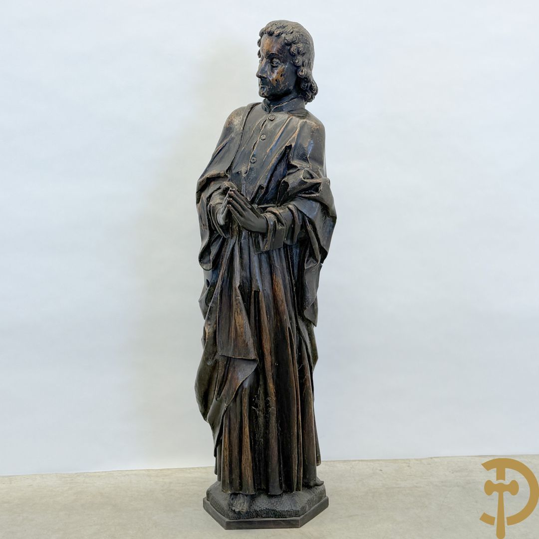 Vlaamse houtsculptuur van apostel, 18e