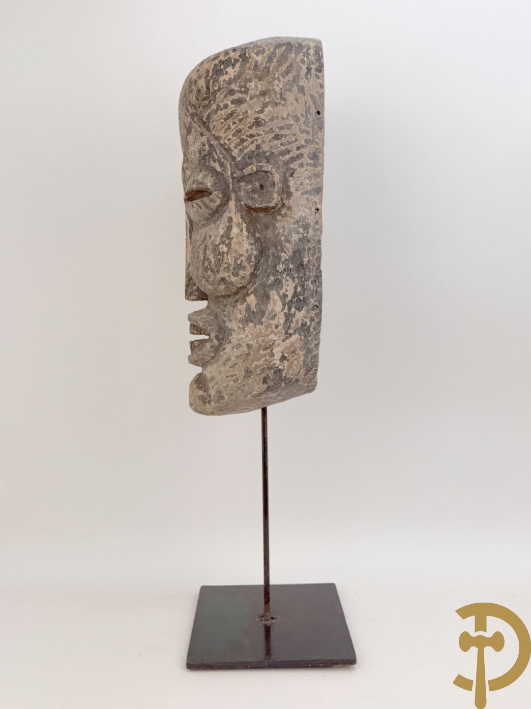 Afrikaans masker met bolle wangen, stam Suku