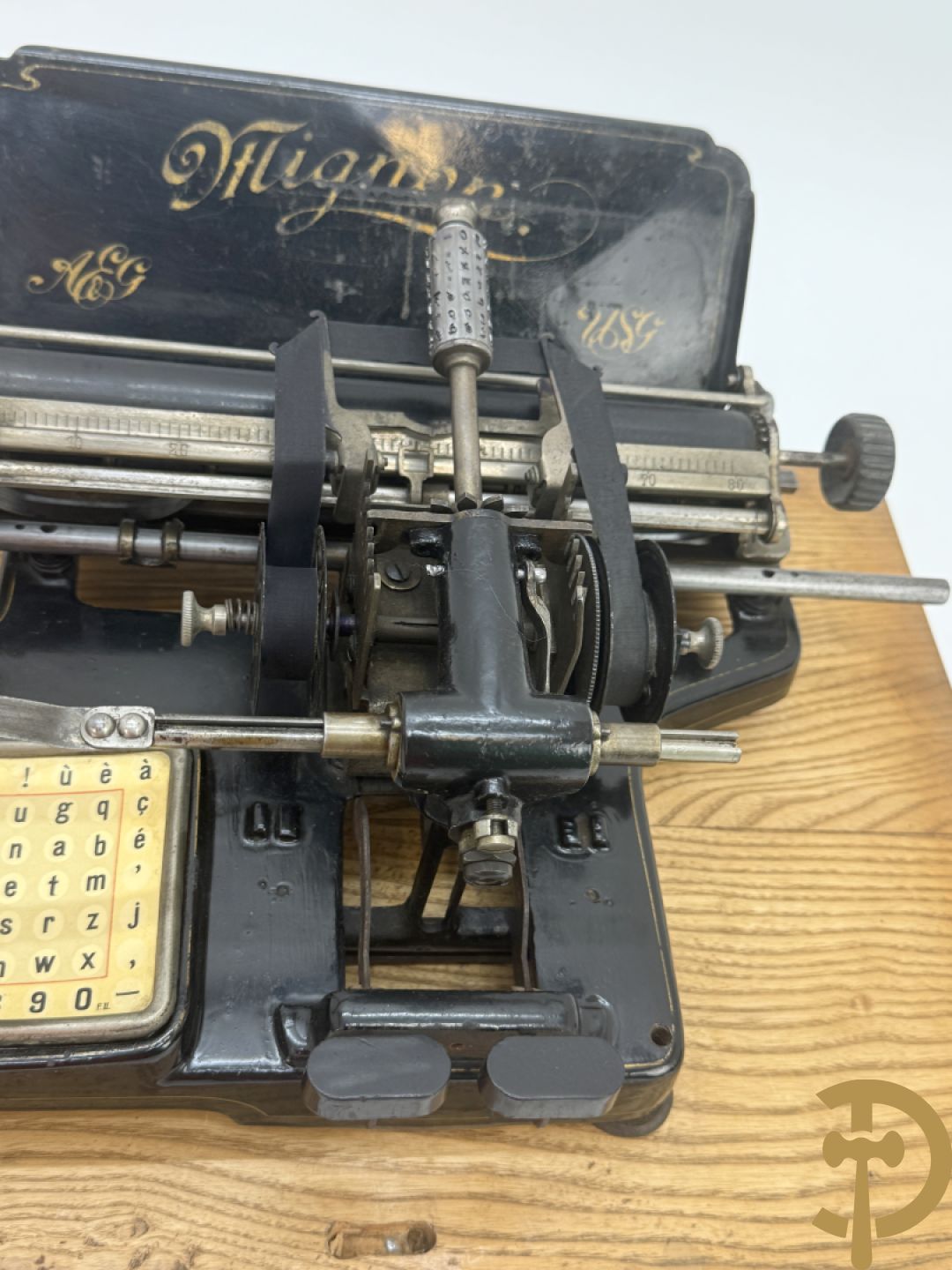 Antieke typmachine AEG Mignon in kist