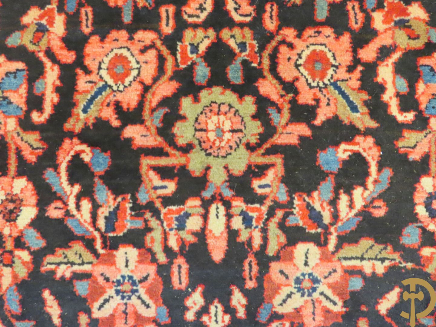 Iranees handgeknoopt tapijt met bloemendecor op blauwe fond, Nanadi