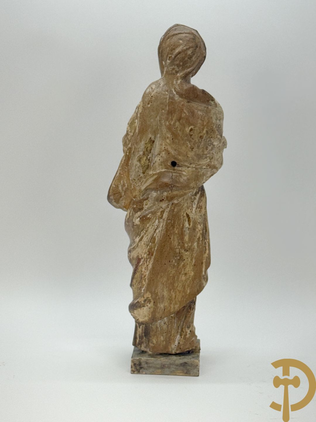Gepatineerde en gepolychromeerde houtgesculpteerde Madonna, 18e