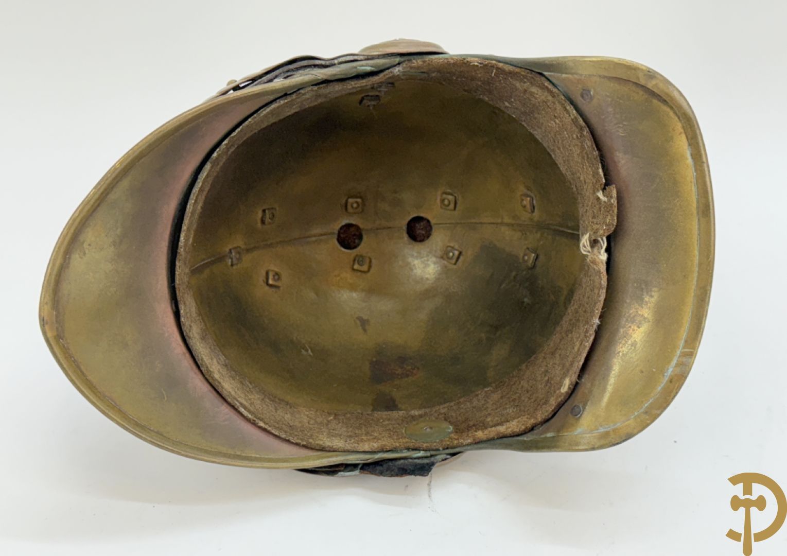 Vier koperen Franse pompierhelmen, model 1880