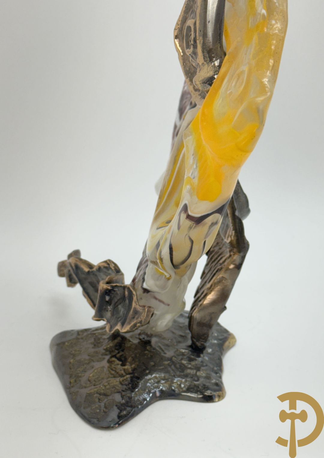 LOHE getekend - Surrealistische kopersculptuur met glas in de vorm van een vis