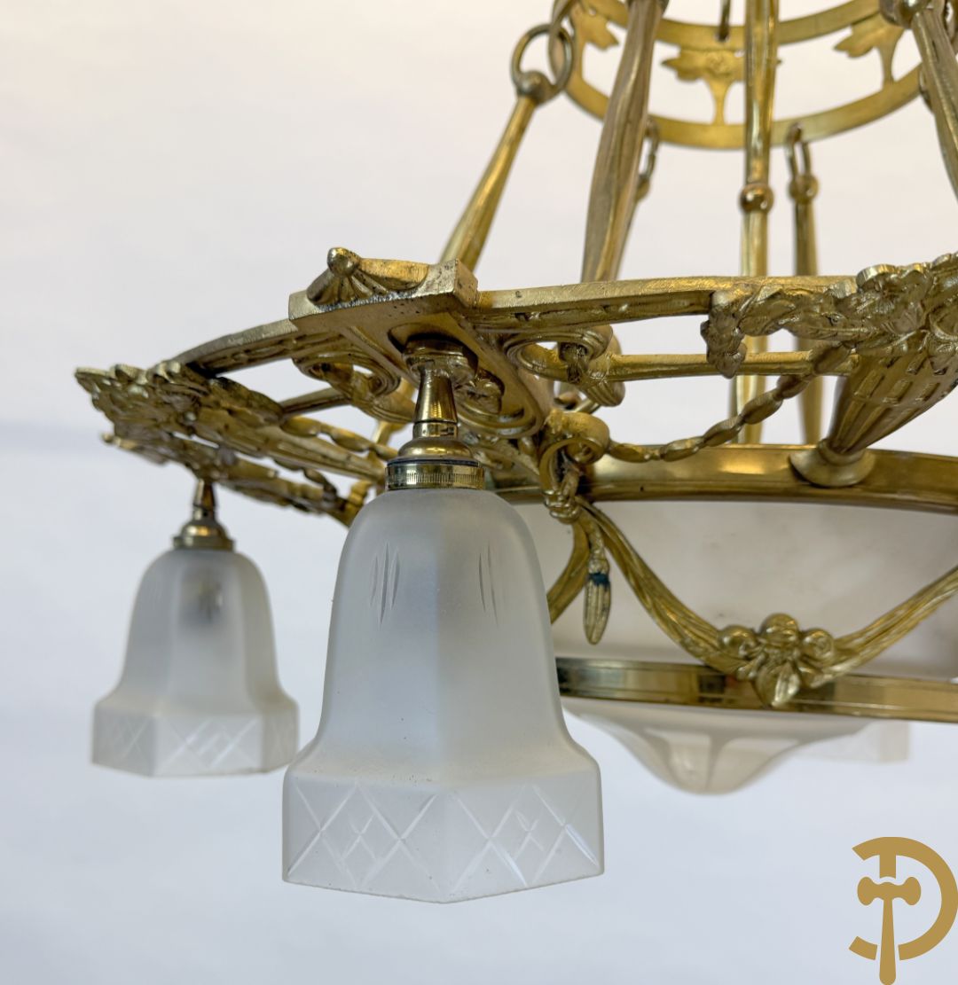 Bronzen zesarmige Art Deco luchter met centrale coupe