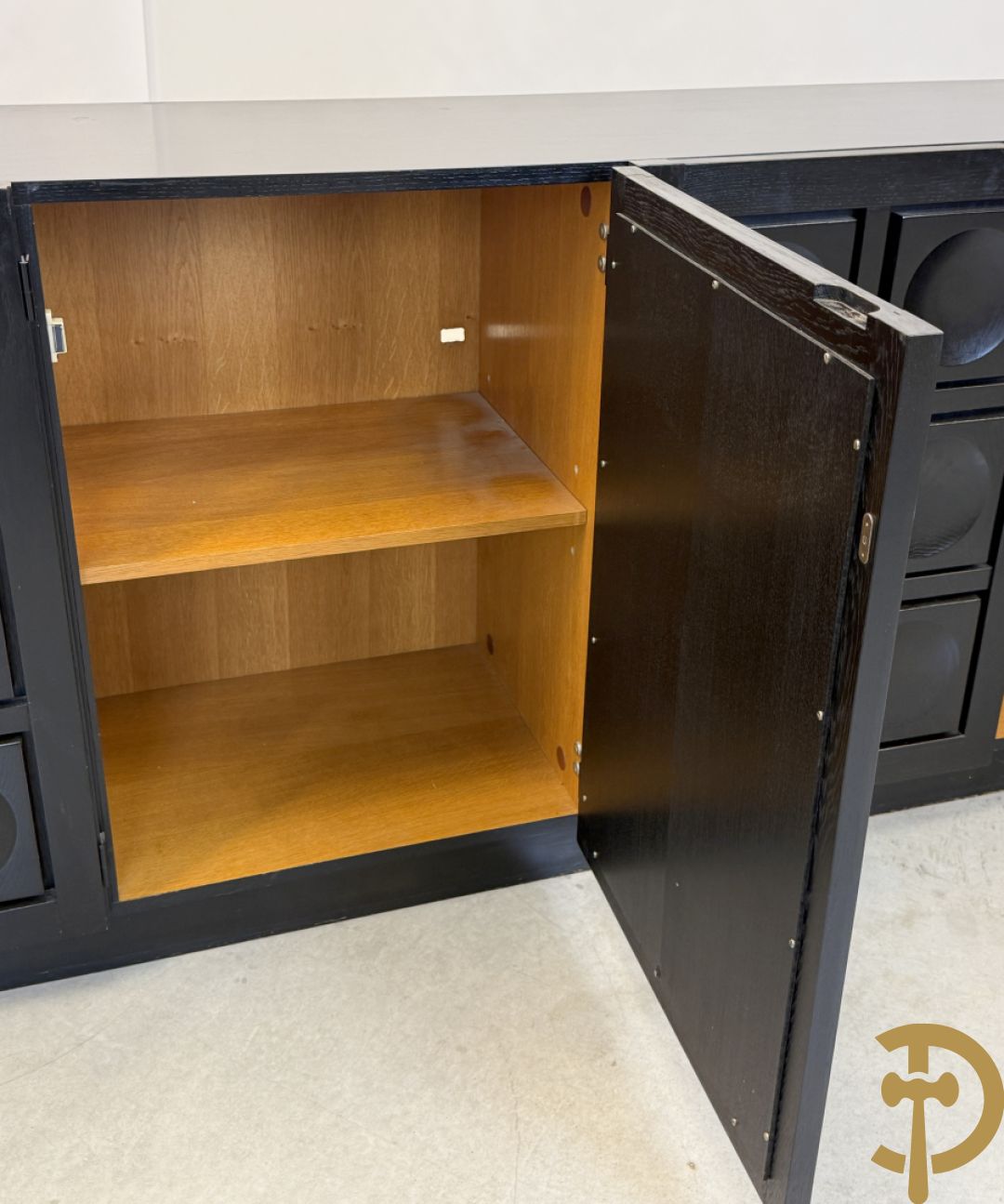 Zwartgelakte brutalistische vijfdeurs sideboard met ingewerkte lades, model Torino, ontwerper Frans Defour
