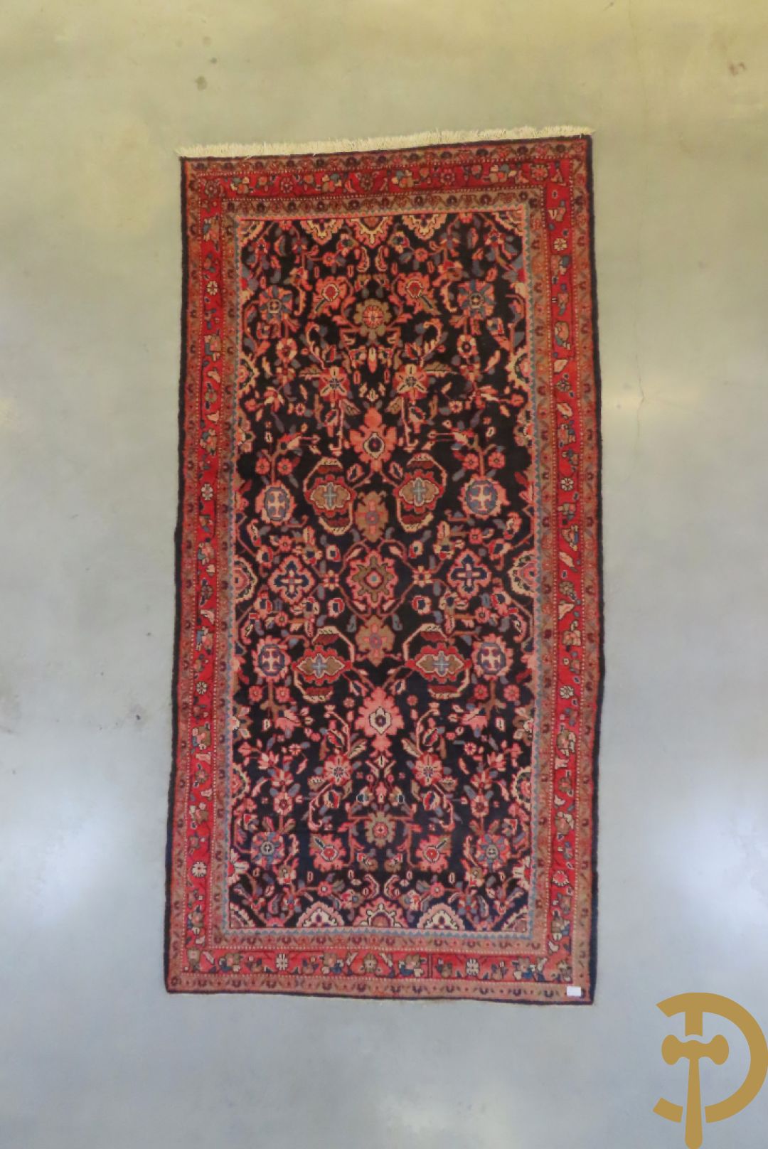Iranees handgeknoopt tapijt met bloemendecor op blauwe fond, Nanadi
