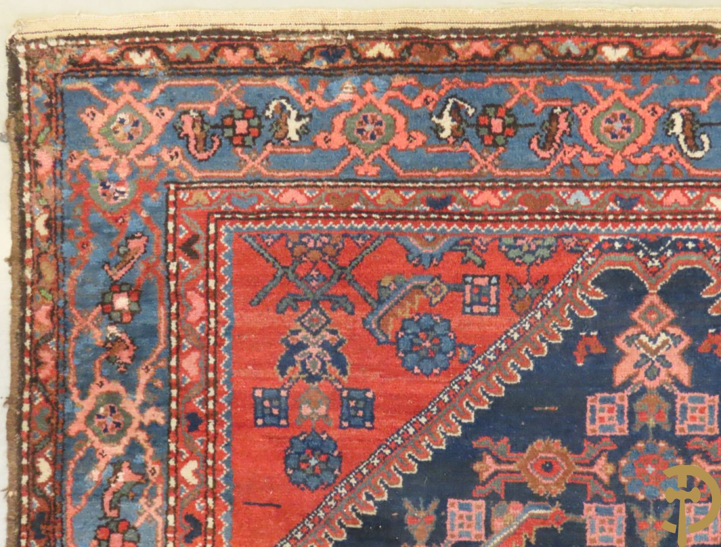 Oosters handgeknoopt tapijt Malayer met geometrisch bloemenpatroon op blauwe fond