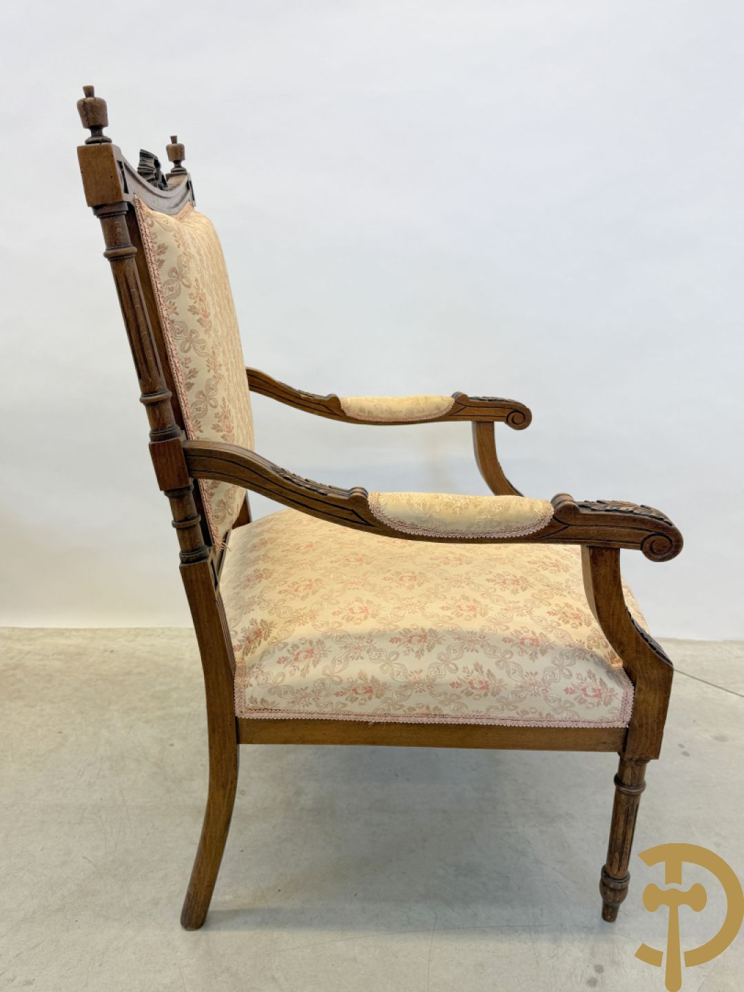 Louis XVI salonensemble bestaande uit canapé, 2 armzetels en 4 stoelen