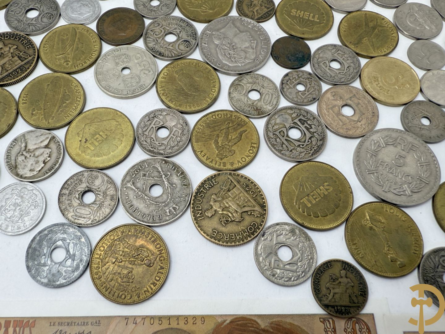 Verzameling munten Belgisch, Duits en Frans + verzamelmapje munten met Dirk Frimout uit 1992 + ingepakte eerste euro minikit + oude bankbiljetten van Frankrijk en België