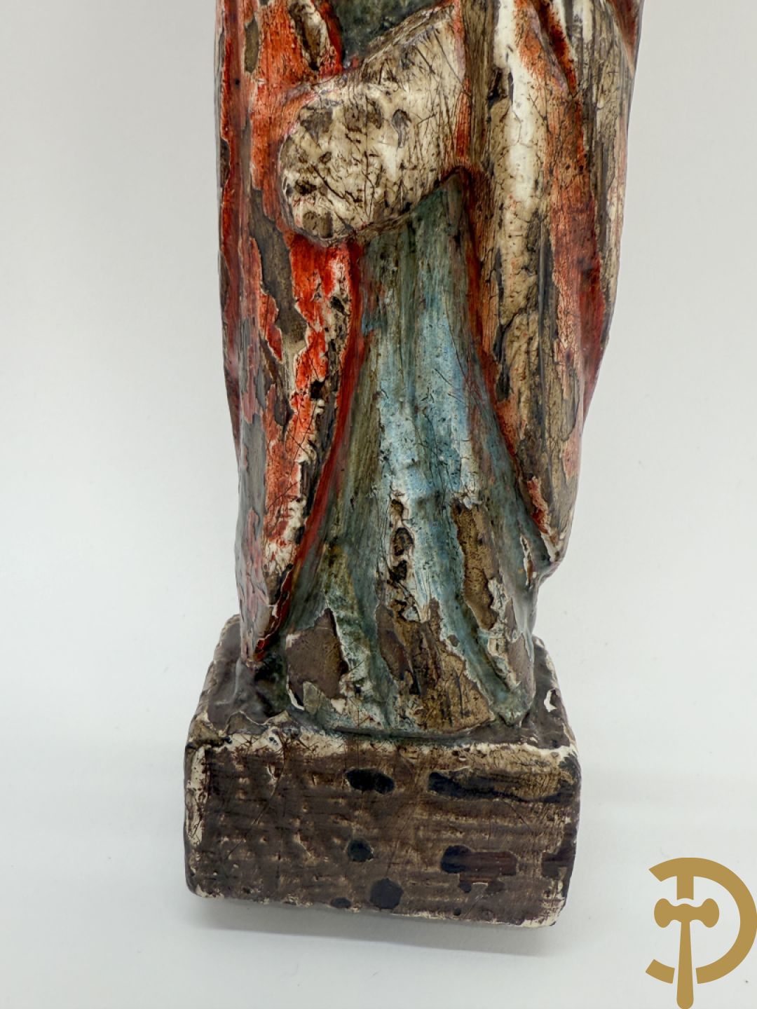 Houtgesculpteerde en vergulde Madonna met kind + gepolychromeerde houten Christusfiguur