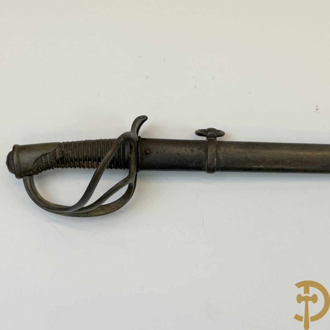 Sabel in schede van de Franse cavallerie, bovenaan gemerkt