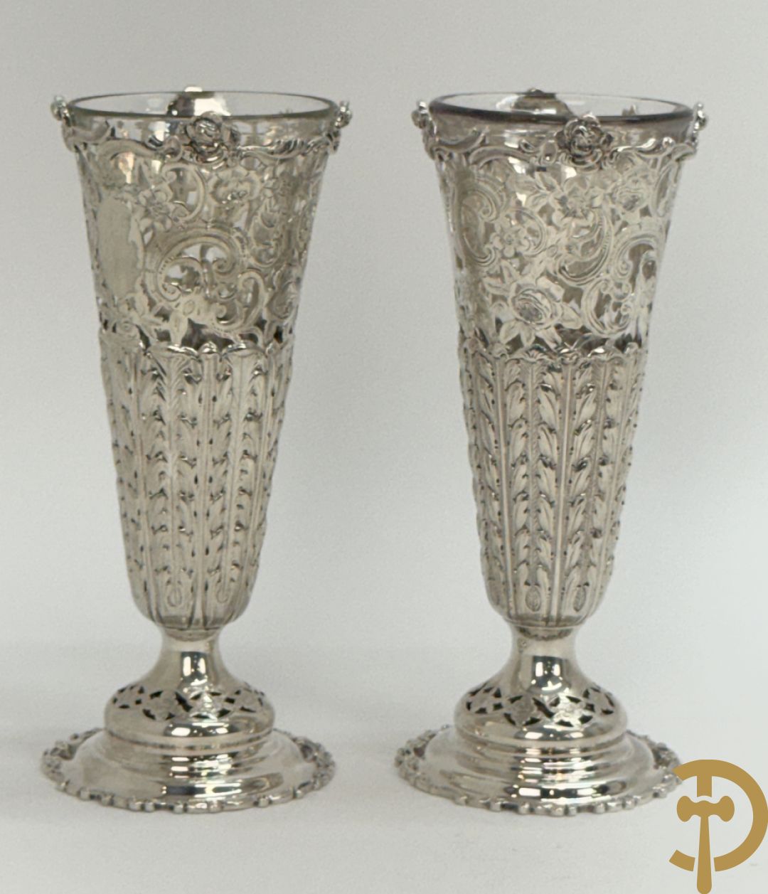 Paar pique fleurs in massief Engels zilver, Londen 1906 en 1908