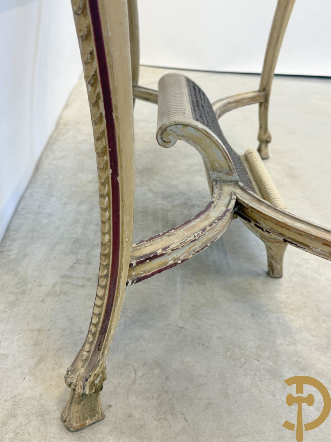 Gepatineerde damesopschiktafel met 5 lades en ovale spiegel, Louis XVI stijl