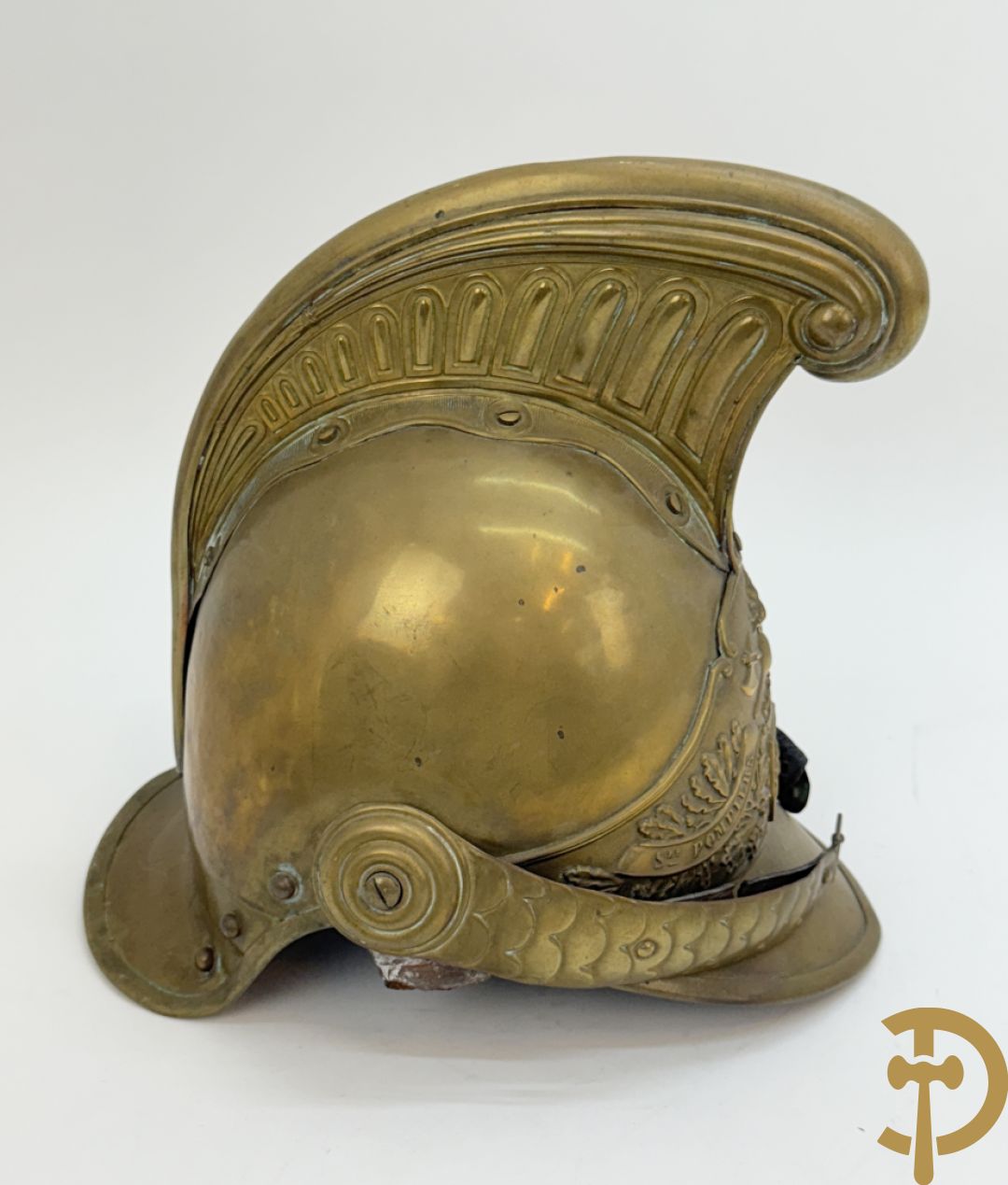 Vier koperen Franse pompierhelmen, model 1880