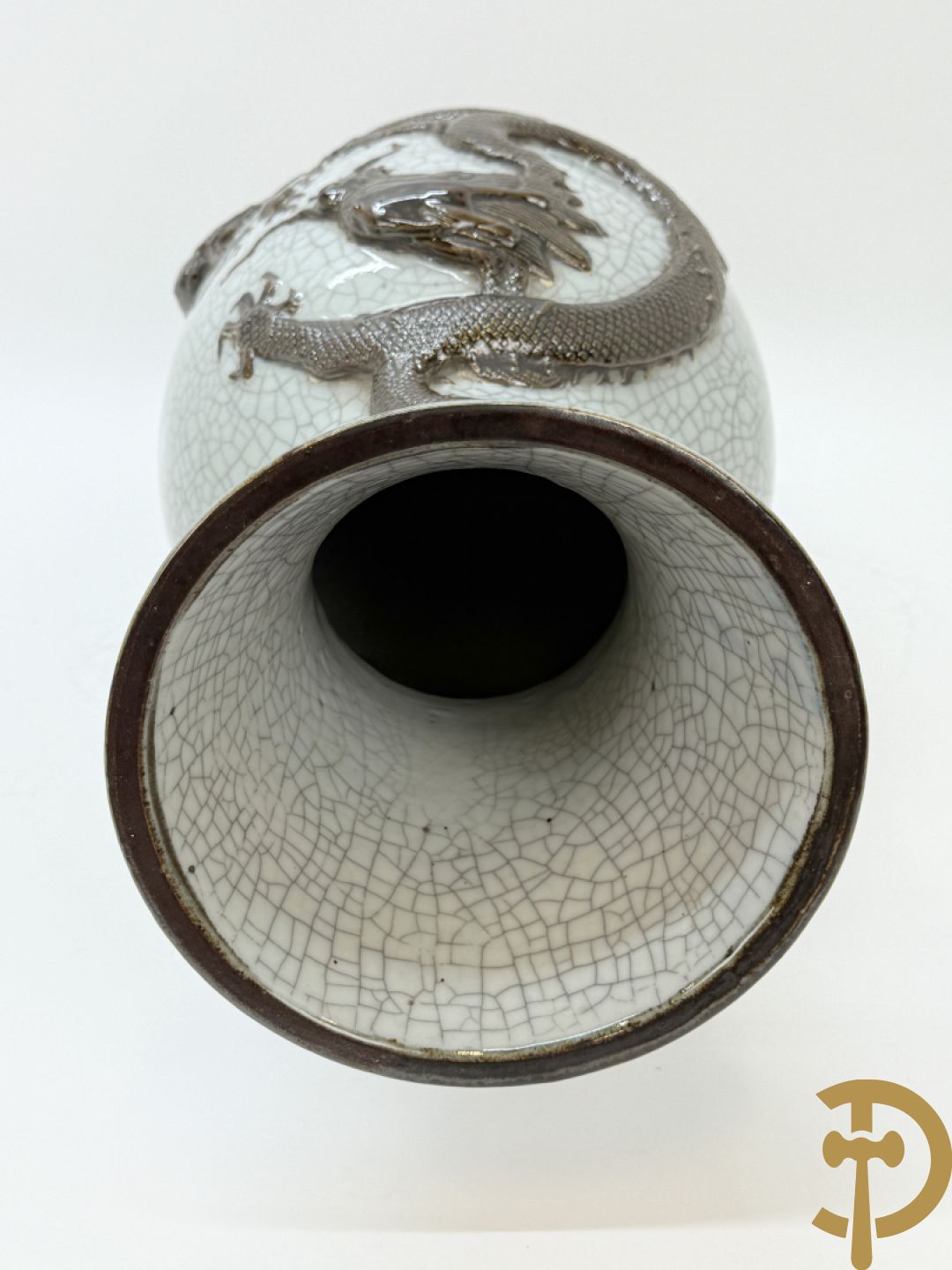 Chinese porseleinen Nankin vaas met drakendecor
