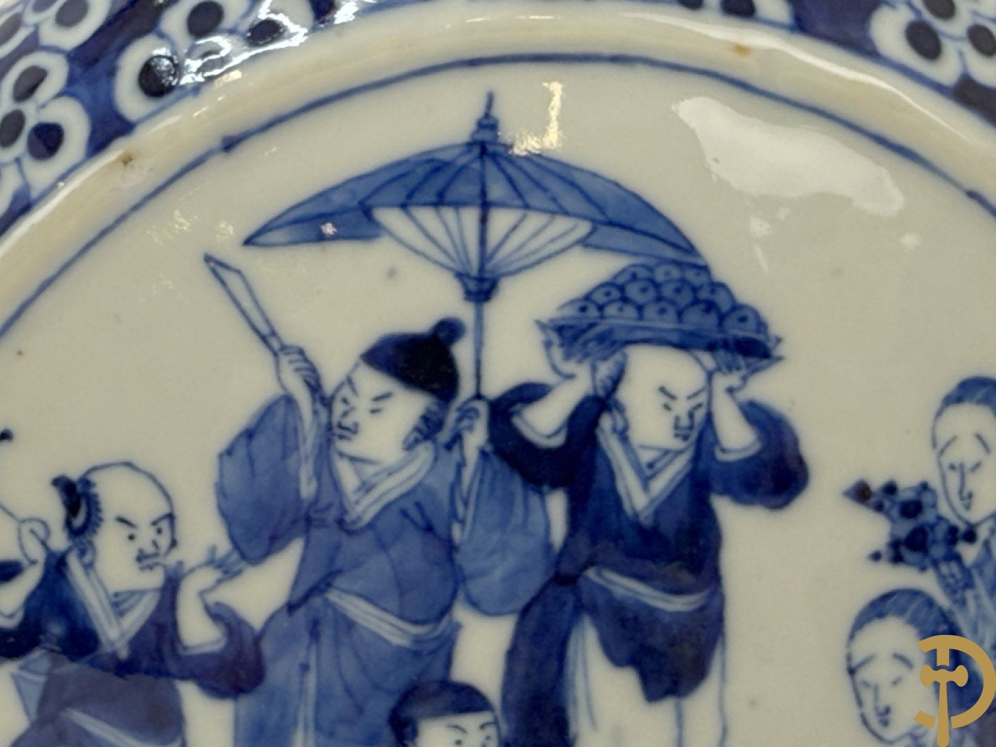 Chinese porseleinen maanvaas met geanimeerd decor