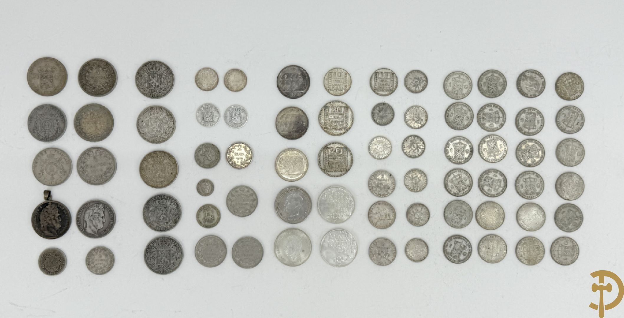 Reeks massief zilveren munten w.o. oude 5 Frank stukken van België en Frankrijk, belgische zilveren munten van 100, 250 en 500 Frank + zilveren munten van 1 Gulden Nederland