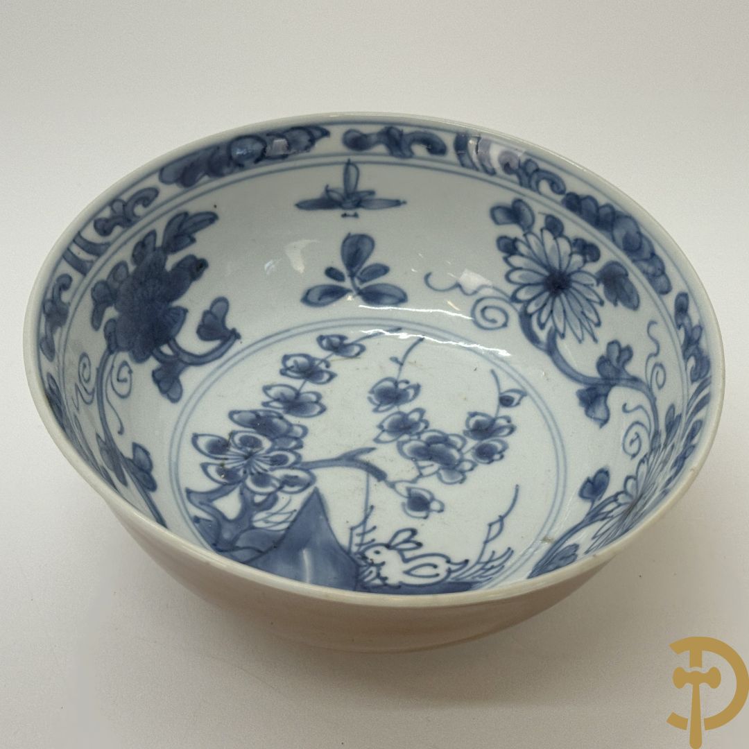Chinese porseleinen coupe met bloemendecor