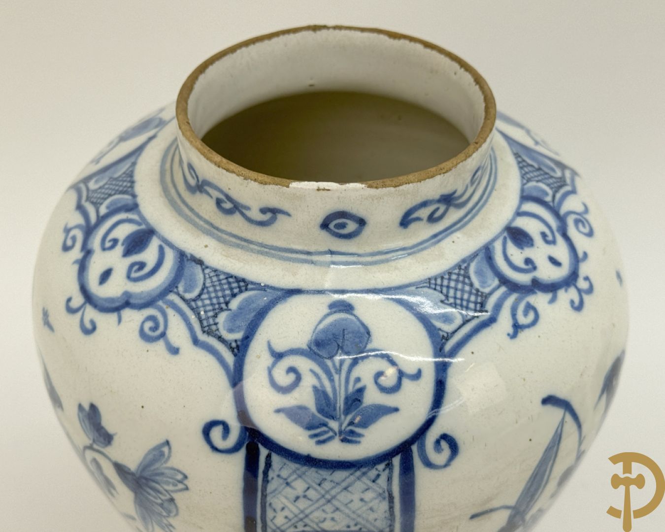 Lot 18e faience tegeltjes w..o. Delfts en Vlaams + Delftse potiche