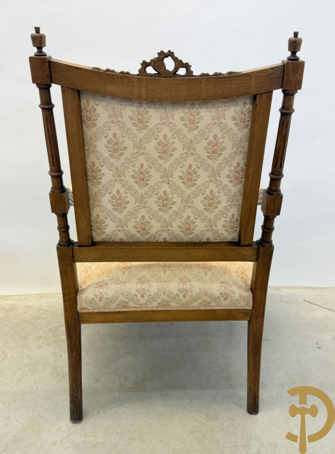 Louis XVI salonensemble bestaande uit canapé, 2 armzetels en 4 stoelen