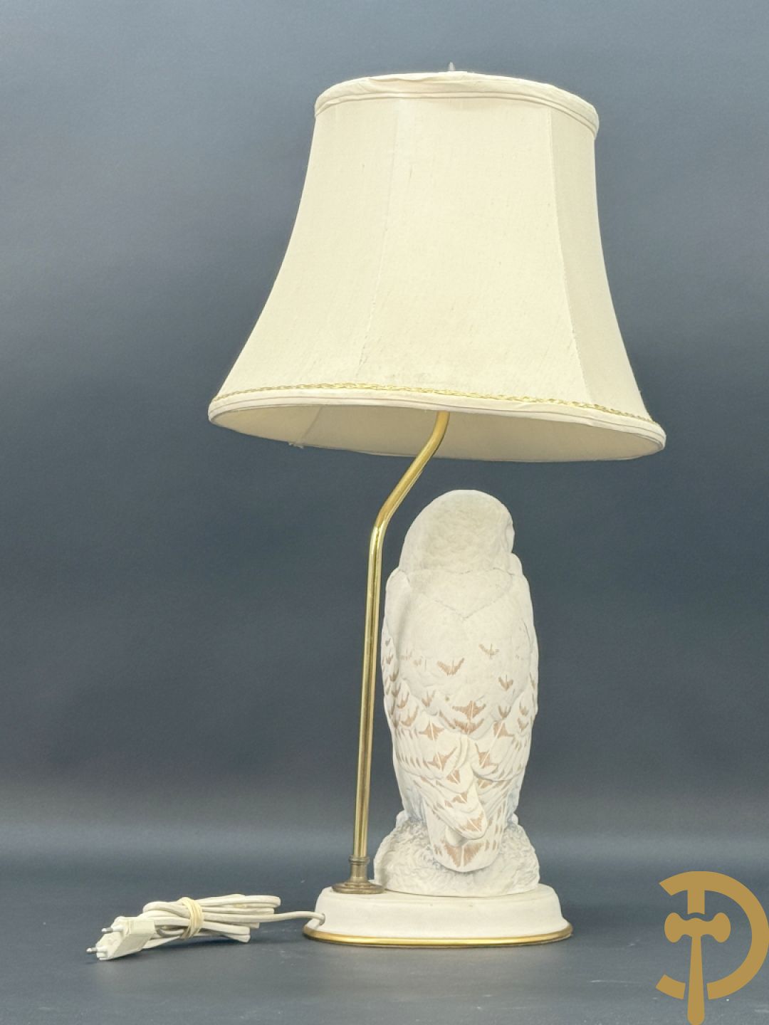 Porseleinen beeld van witte sneeuwuil als lampadaire, door Raymond Watson getekend in 1987 bij de Franklin Mint Compagnie