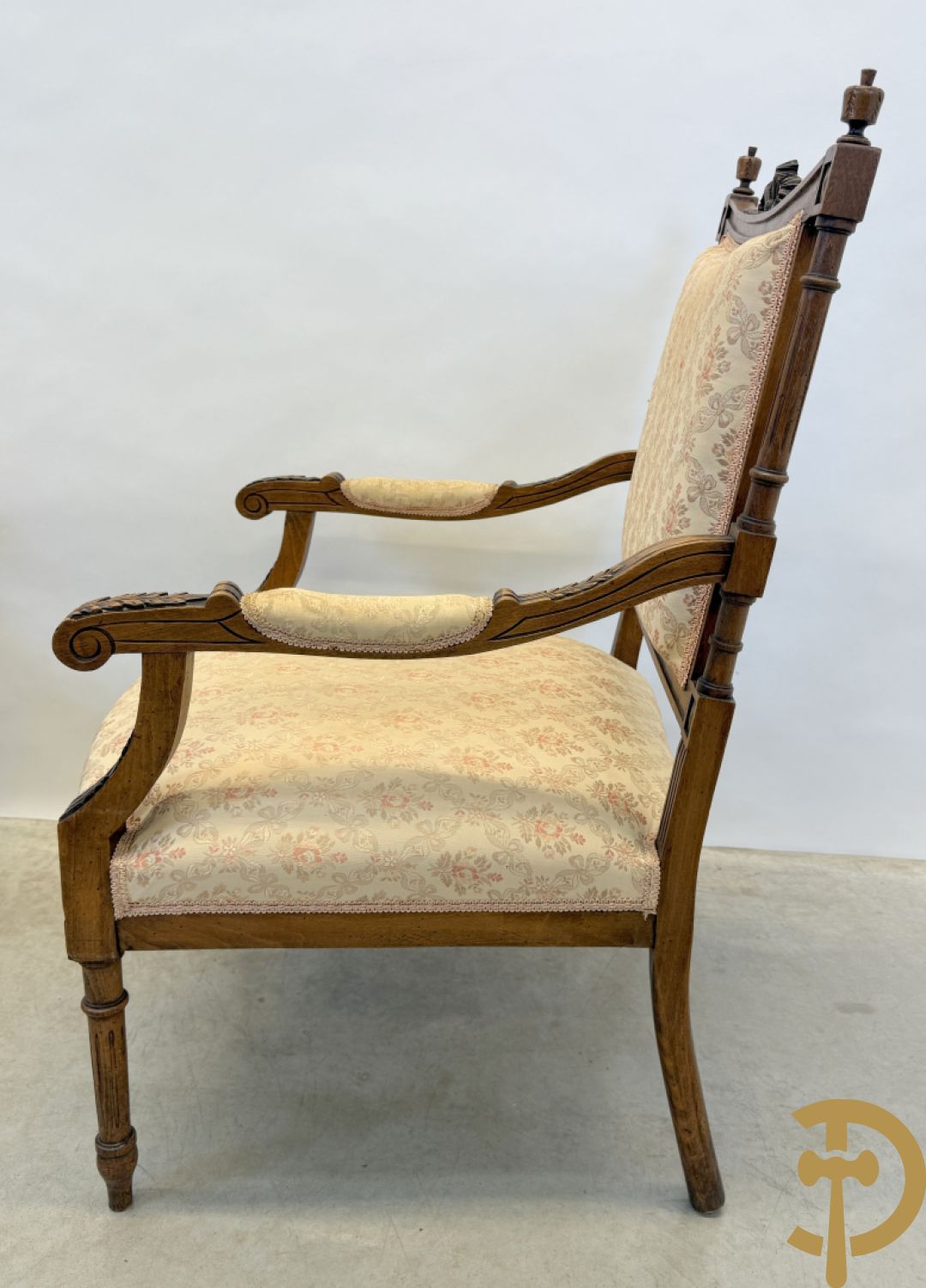 Louis XVI salonensemble bestaande uit canapé, 2 armzetels en 4 stoelen
