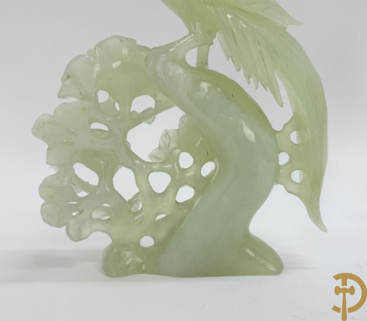 Jadeiet sculptuur van boom met vogels + koppel vogels op bloemen in jadeiet + 2 vogels op tak in jadeiet