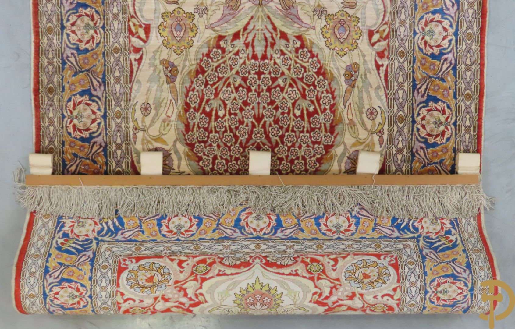 Oosters handgeknoopt tapijt met florale motieven Hereke