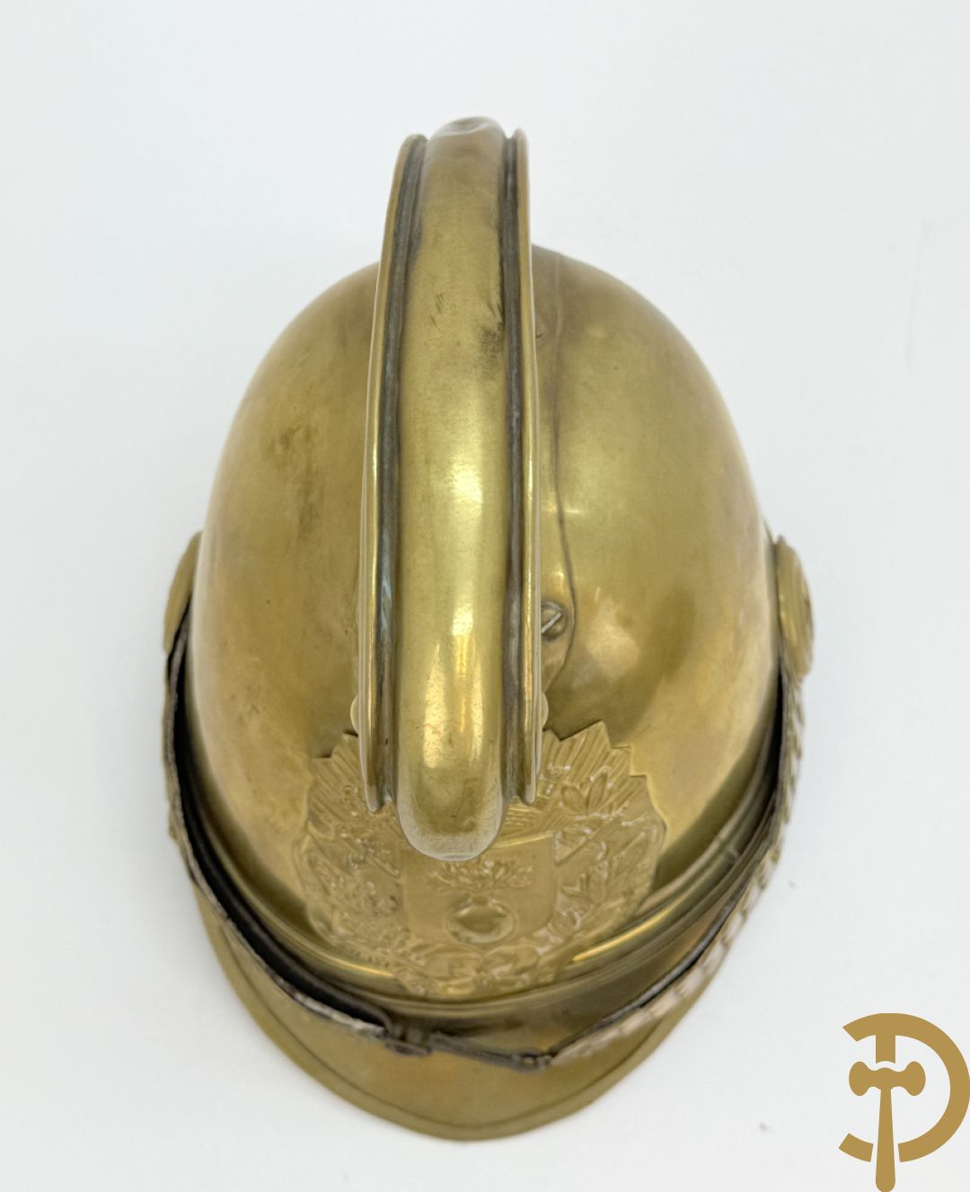 Vier koperen Franse pompierhelmen, model 1880