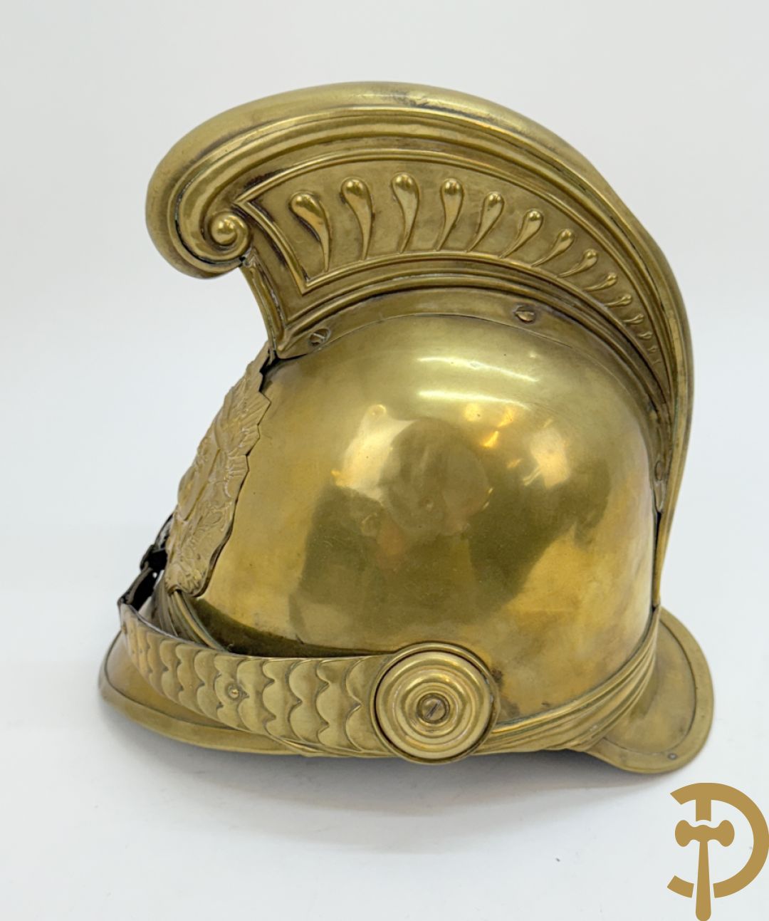 Vier koperen Franse pompierhelmen, model 1880