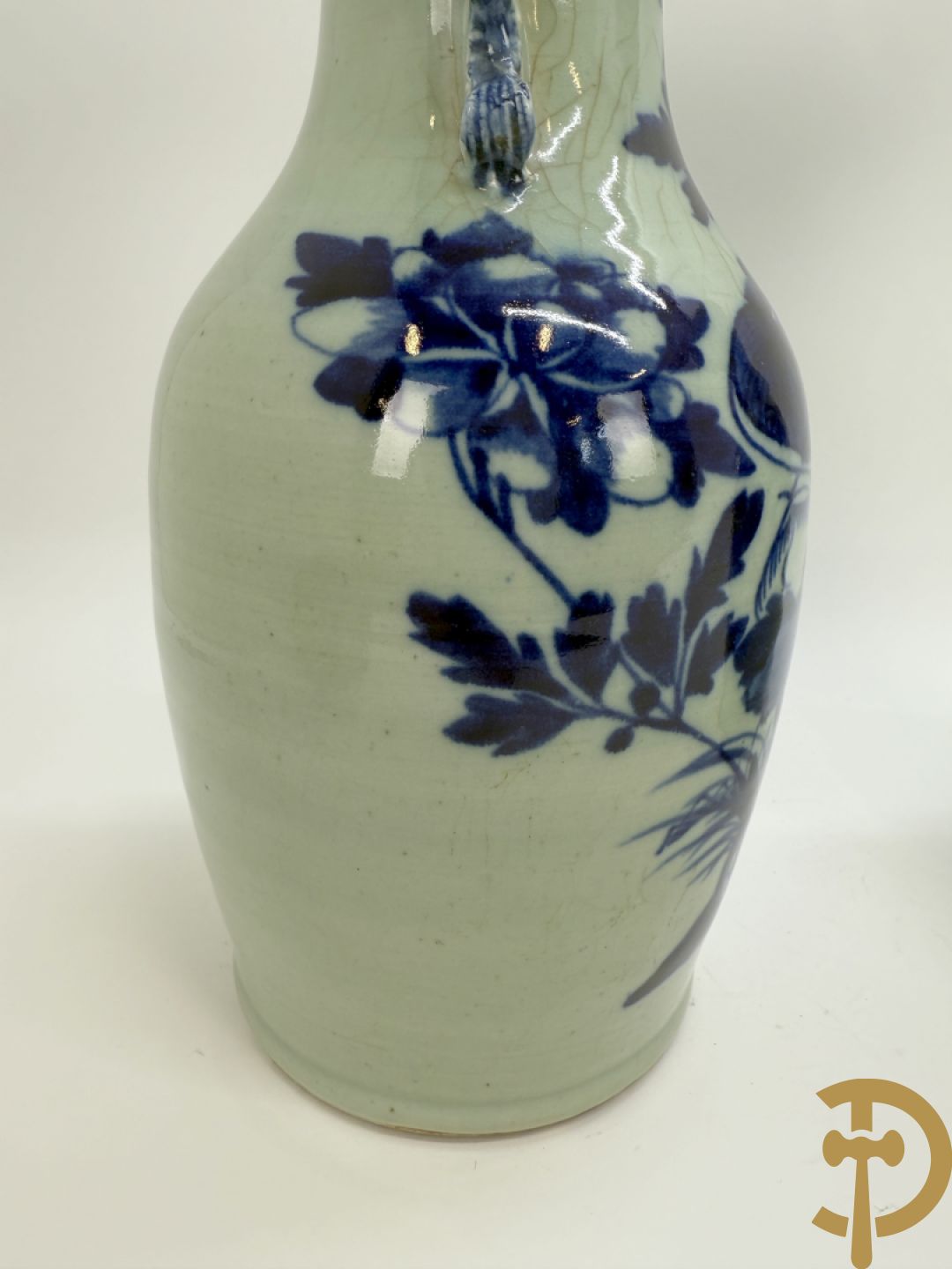 Paar Chinese porseleinen blauw/wit vazen met bloemendecor