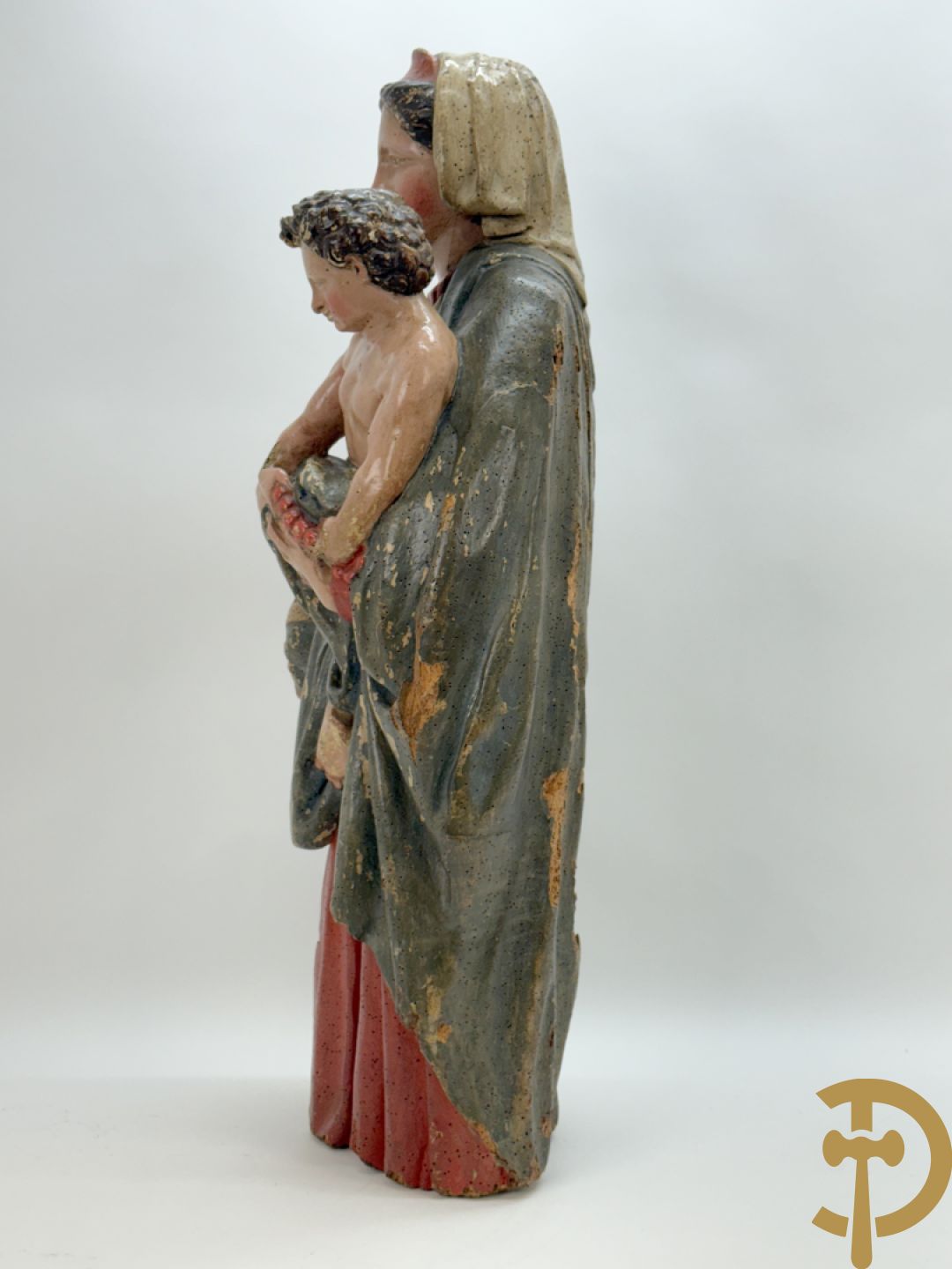 Gepolychromeerde houtsculptuur Madonna met rode jurk en kind, 18e