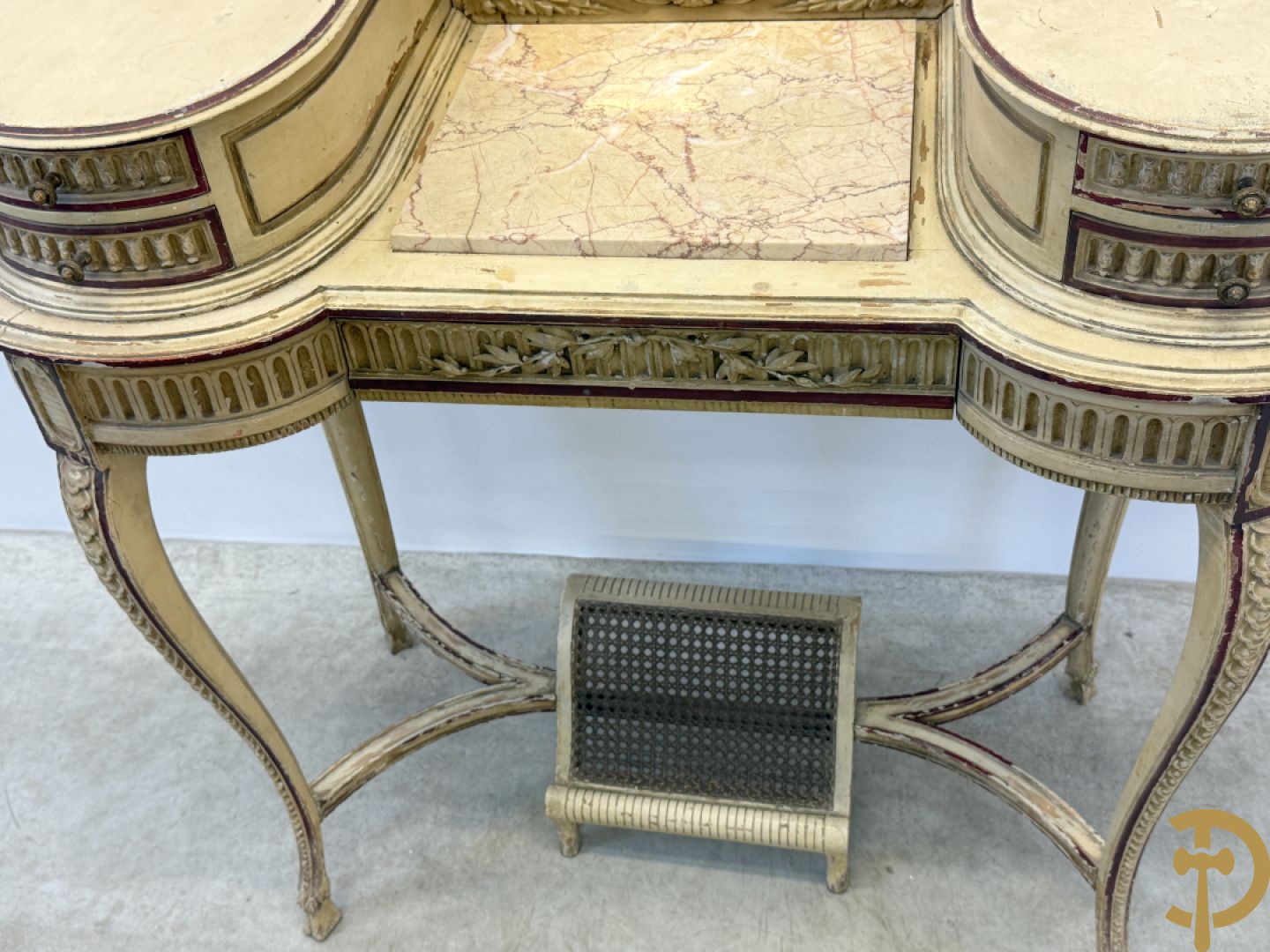 Gepatineerde damesopschiktafel met 5 lades en ovale spiegel, Louis XVI stijl