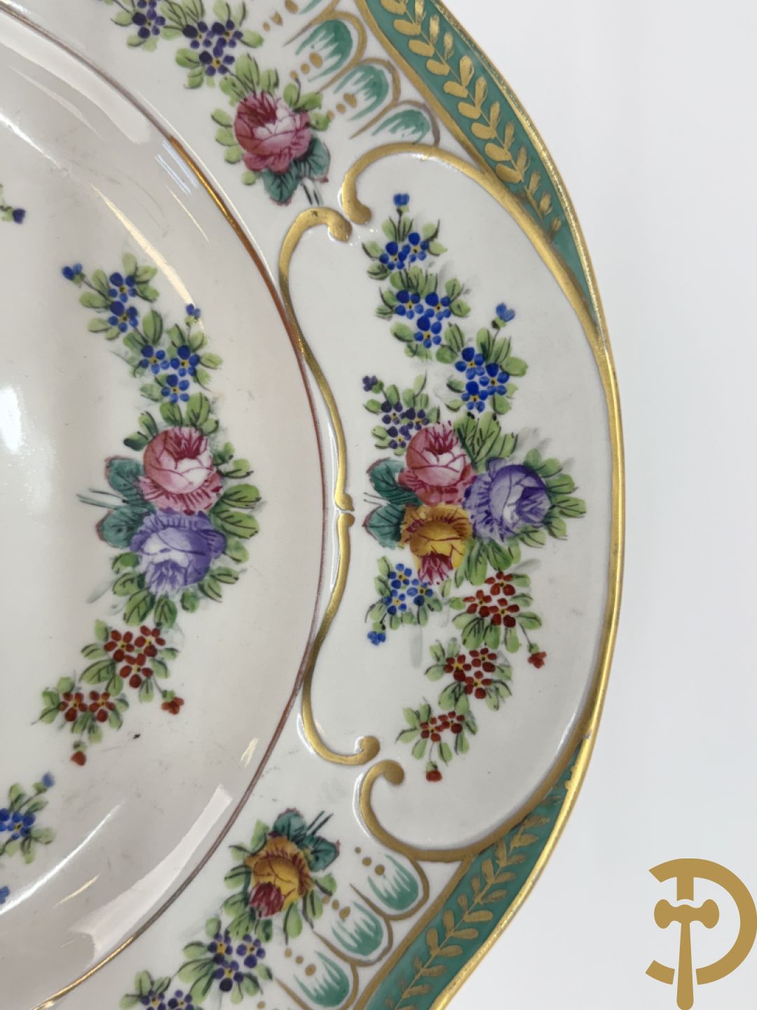 Milieu de table met vergulde ornamenten en bloemendecor op onderschaal, Limoges France gemerkt