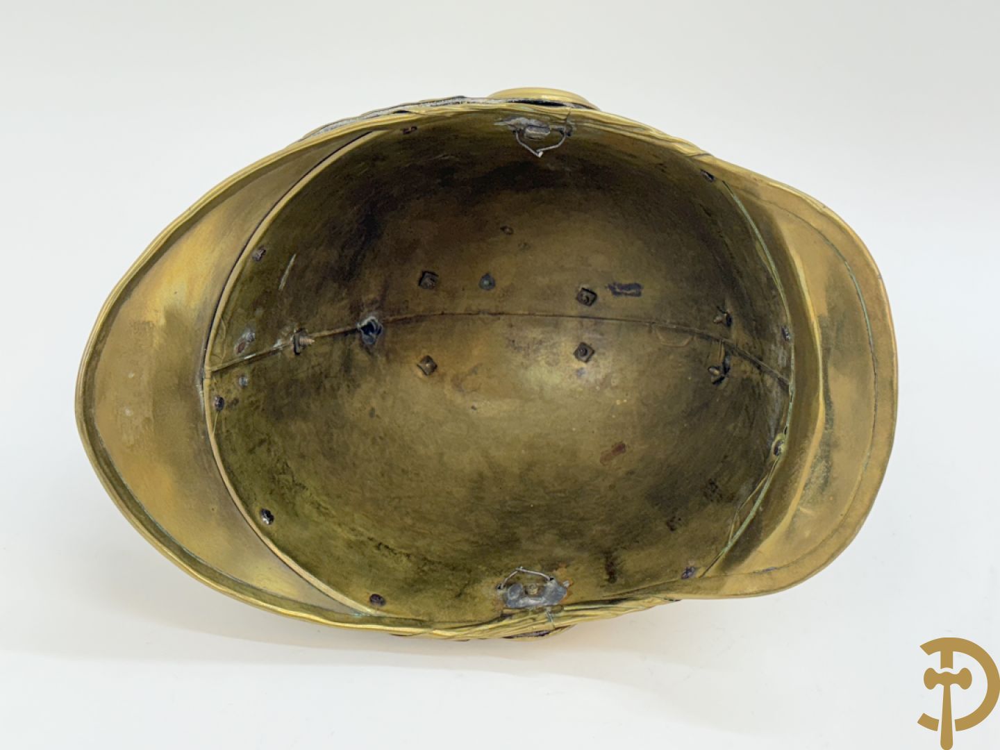 Vier koperen Franse pompierhelmen, model 1880