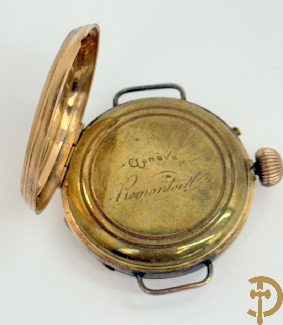 Twee dameshorloges met gouden kast