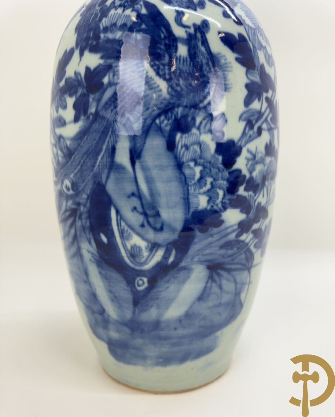 Chinese porseleinen vaas met blauw/wit fenix en bloemendecor