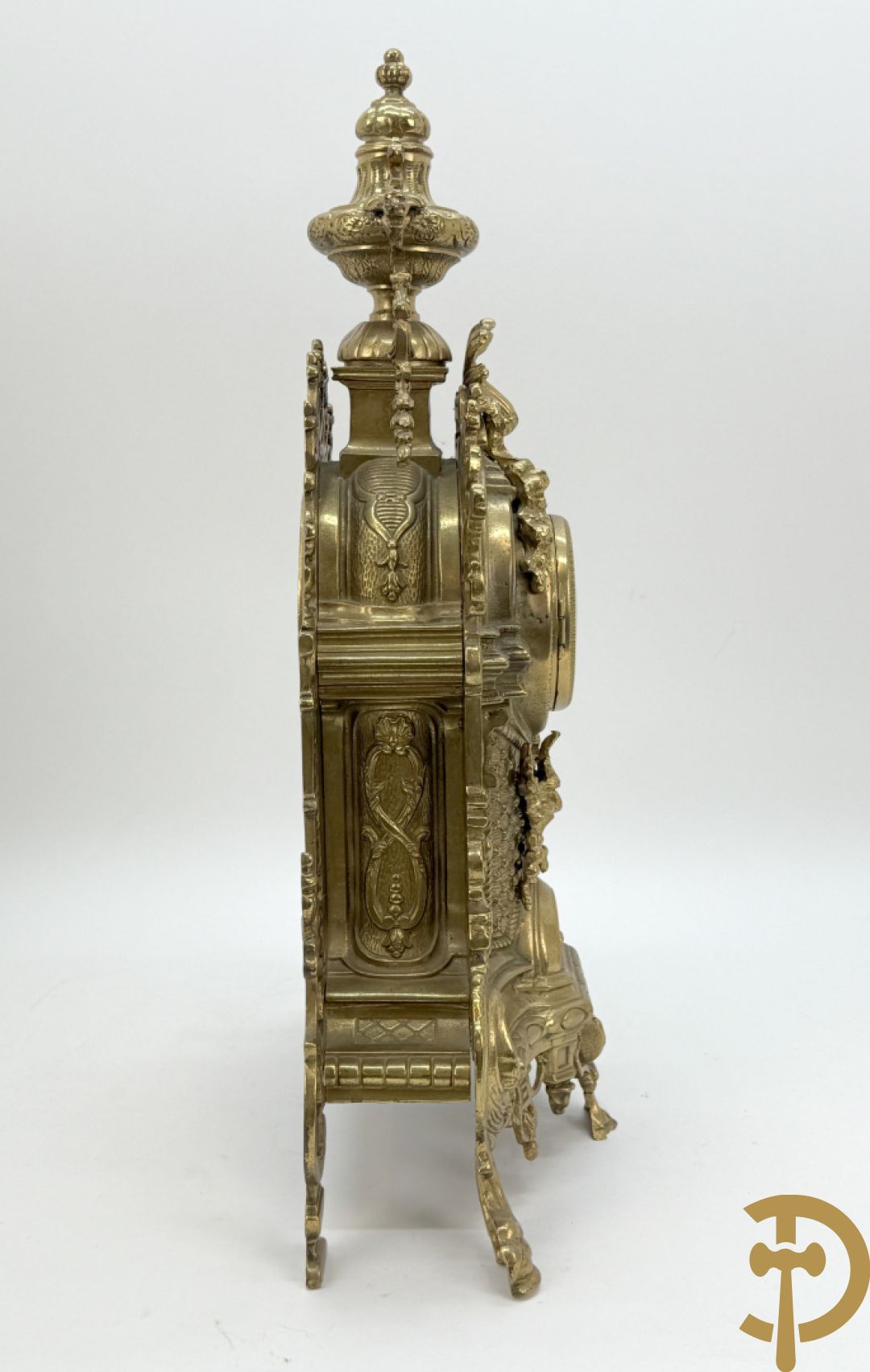 Driedelige vuurvergulde bronzen garnituur, Neo Renaissance stijl